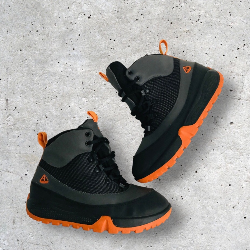 Vintage 2000 Nike ACG Govy Black Grey Orange Hiking Snow Boots